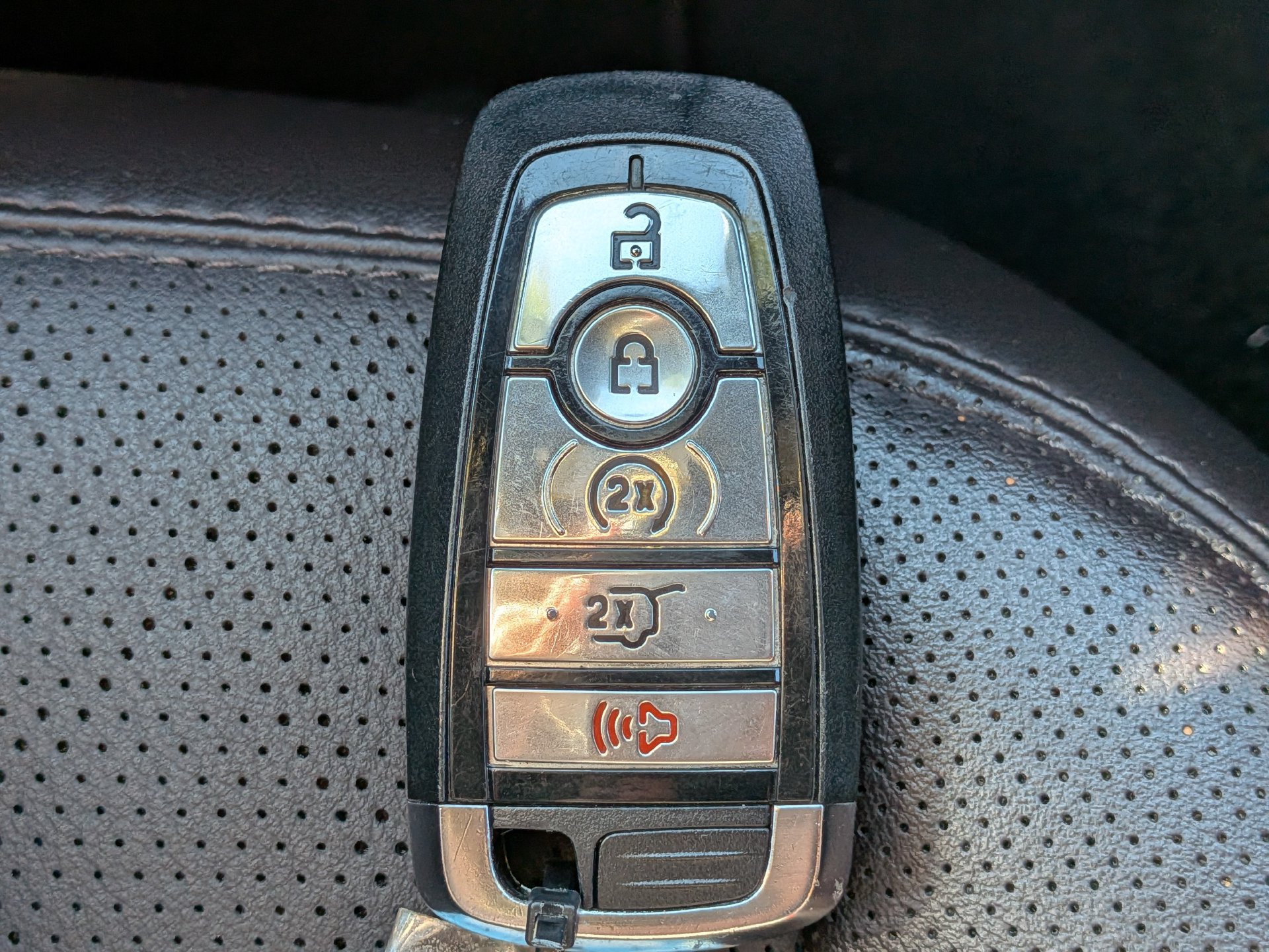 Certified 2025 Ford Explorer Platinum AWD/4WD image 34