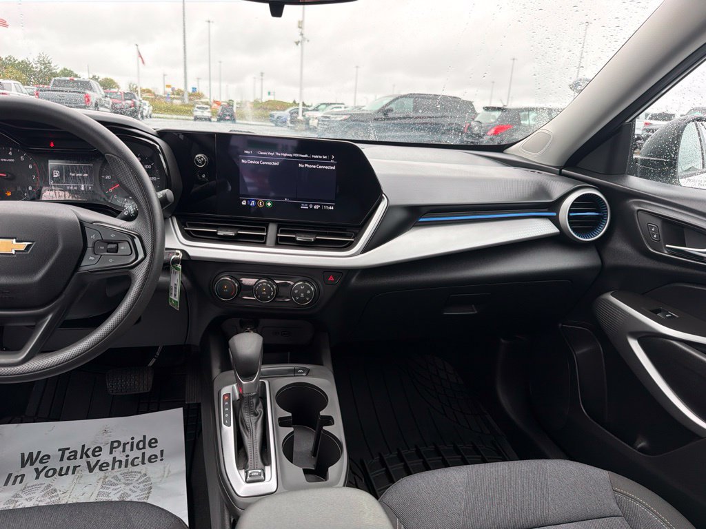 Used 2024 Chevrolet Trax LS FWD image 23