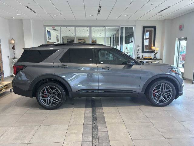 Certified 2025 Ford Explorer ST AWD/4WD image 2