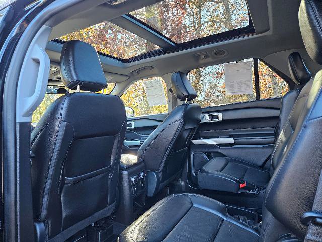 Certified 2021 Ford Explorer Limited w/ Equipment Group 301A image 11