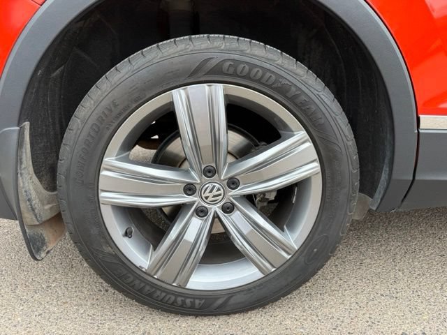 Used 2018 Volkswagen Tiguan SEL Premium FWD image 43
