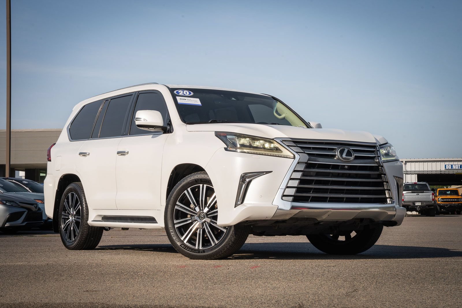Used 2020 Lexus LX 570 4WD w/ Luxury Package image 4