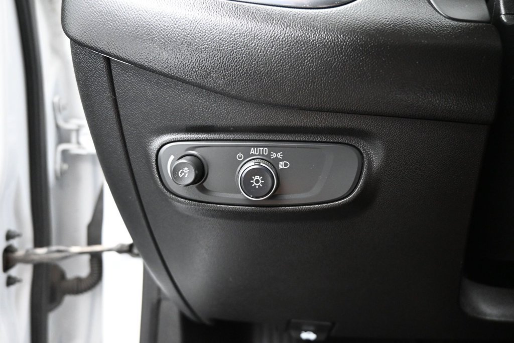 Used 2020 Chevrolet Equinox LT AWD/4WD image 13