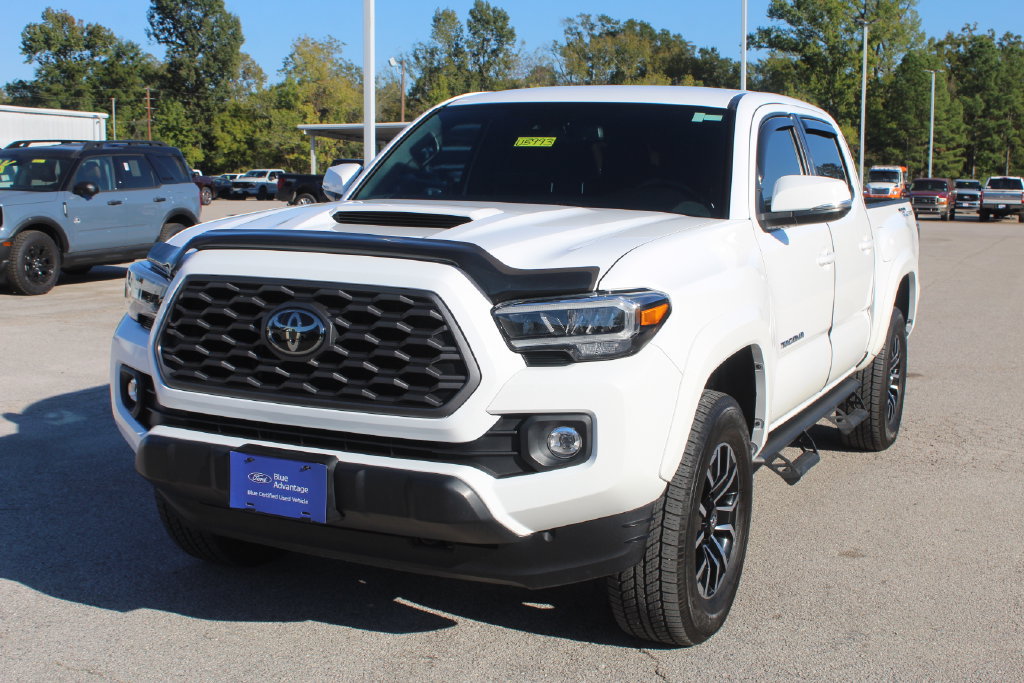 Used 2021 Toyota Tacoma TRD Sport w/ Technology Package RWD image 5