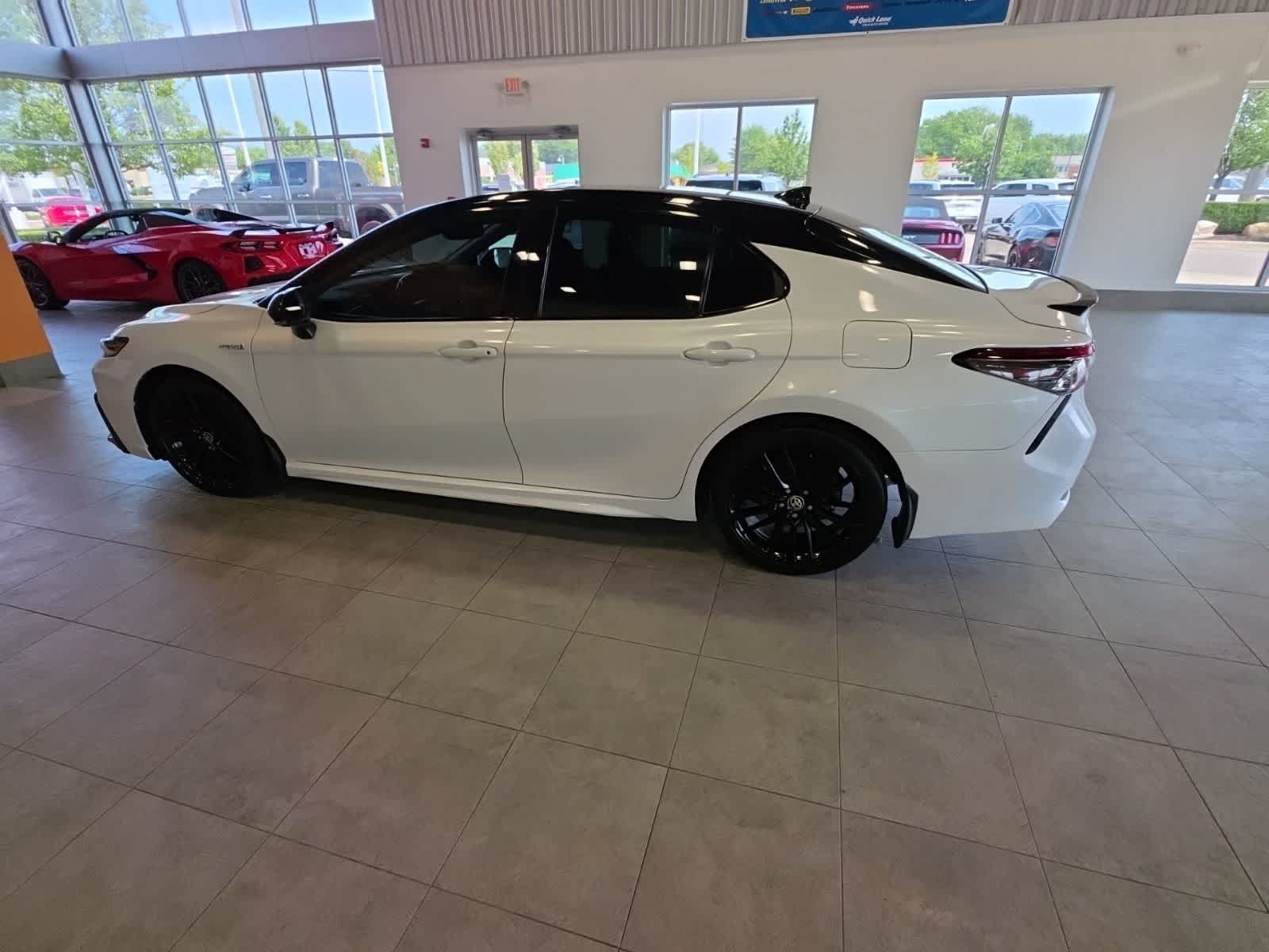 Used 2021 Toyota Camry XSE FWD image 13