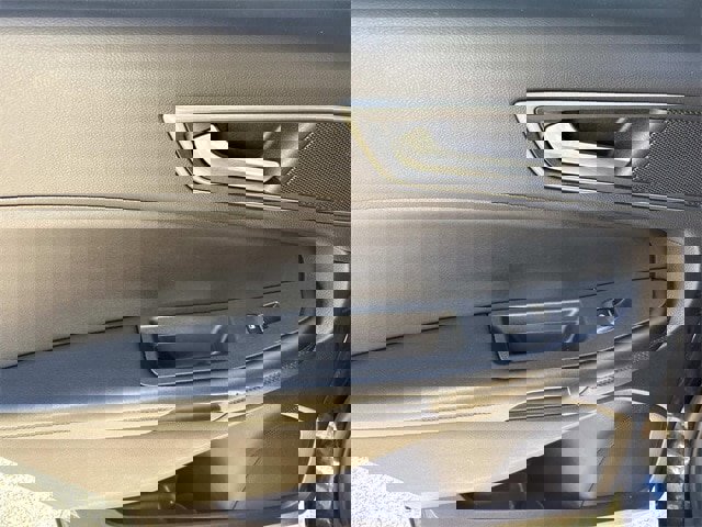 Certified 2022 Ford Edge SE w/ Black Appearance Package image 18