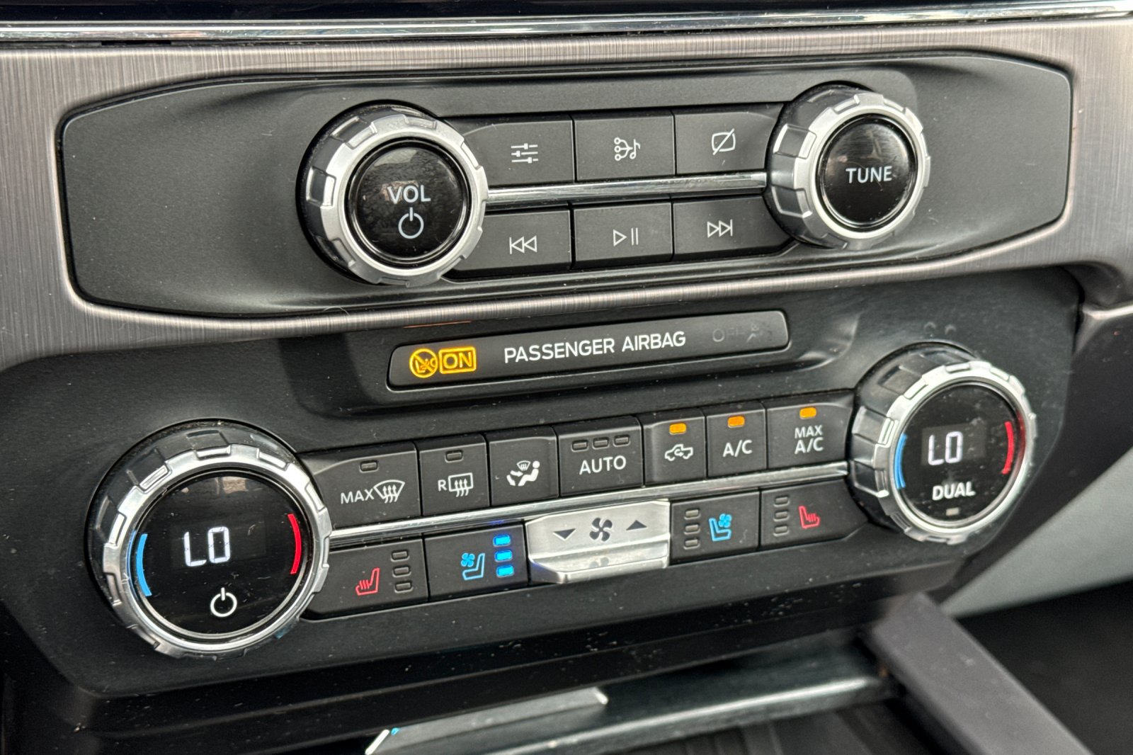 Certified 2022 Ford F350 Limited AWD/4WD image 20