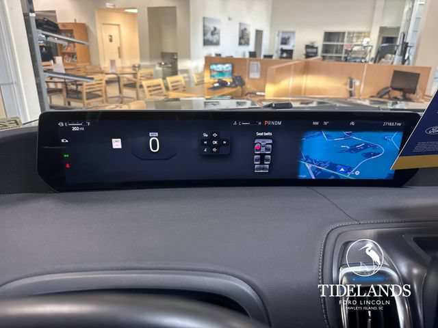 Certified 2025 Ford Expedition Platinum w/ Driver's Package AWD/4WD image 19