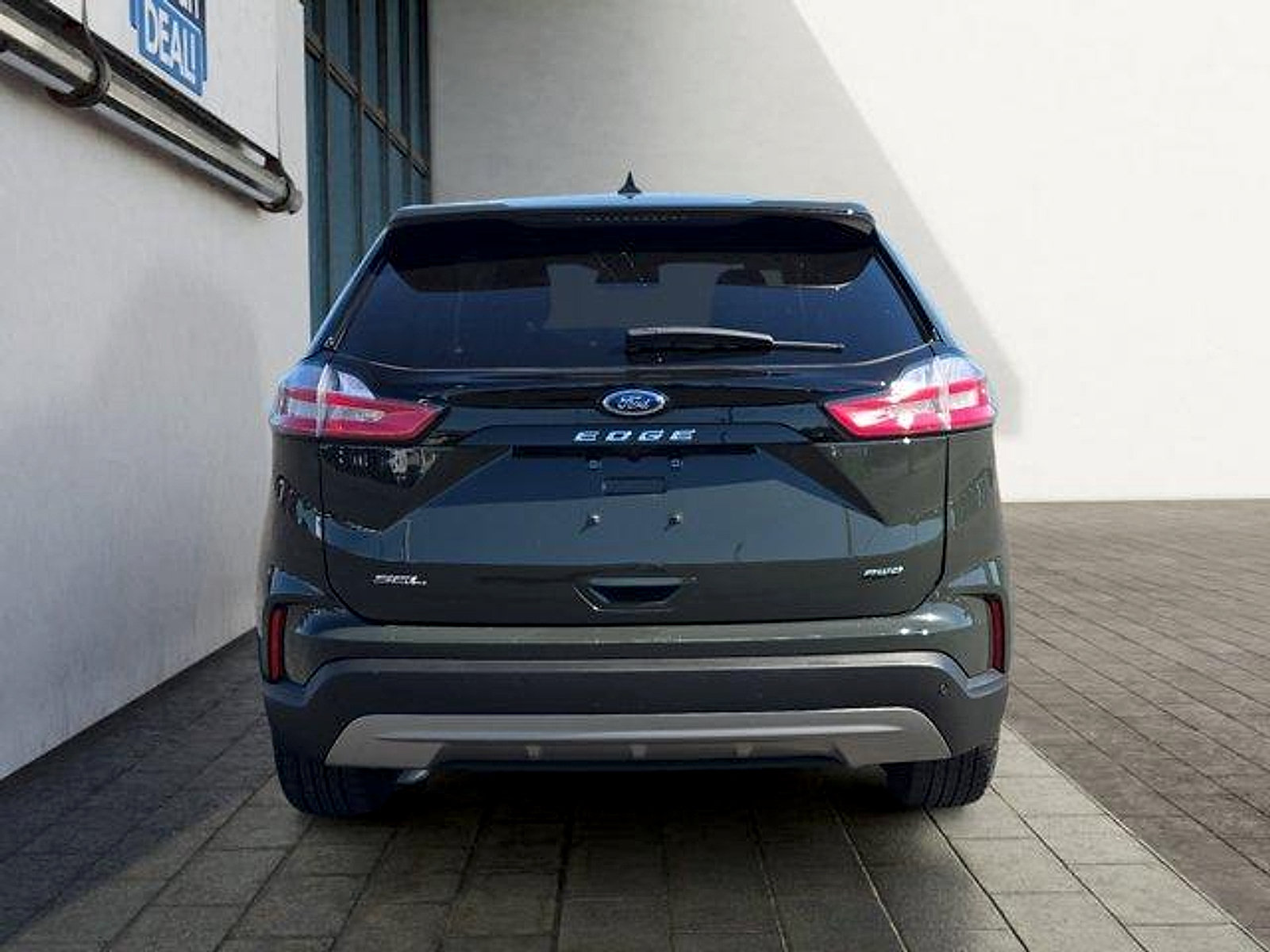 Certified 2024 Ford Edge SEL w/ Convenience Package AWD/4WD image 4