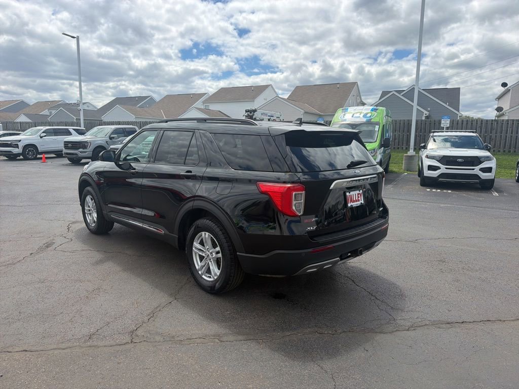 Certified 2022 Ford Explorer XLT w/ Equipment Group 202A AWD/4WD image 6