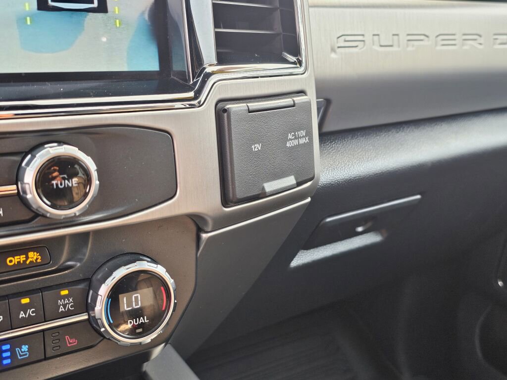 Certified 2022 Ford F450 Platinum w/ FX4 Off-Road Package image 32