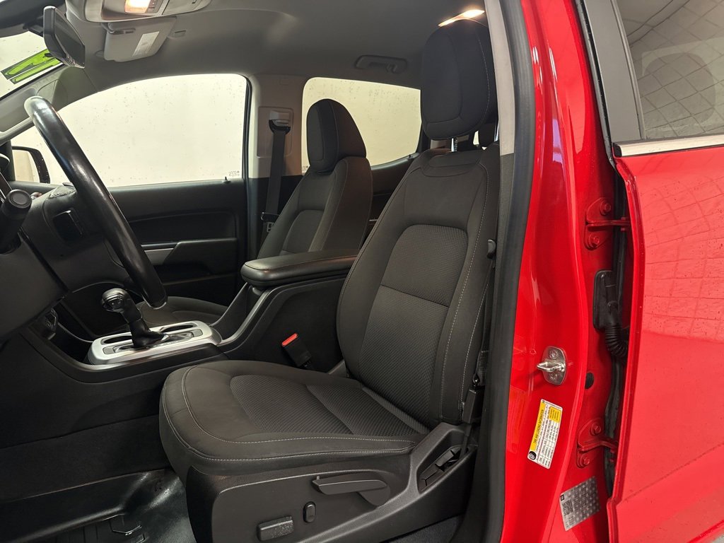 Used 2019 Chevrolet Colorado LT w/ LT Convenience Package image 3