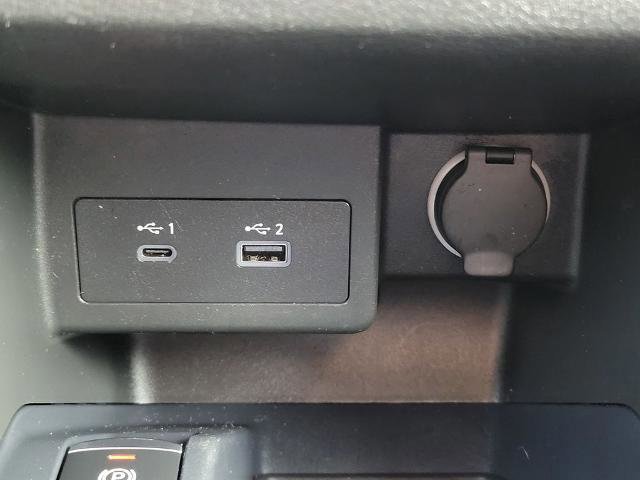 Used 2023 Nissan Kicks SR w/ Exterior Package image 20