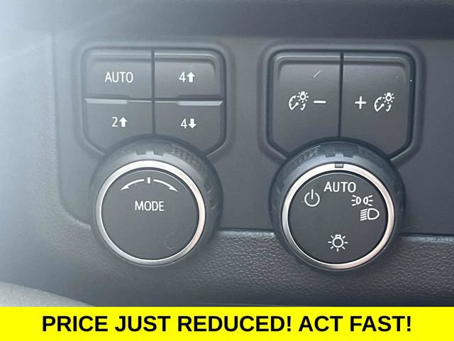 Used 2023 Chevrolet Suburban High Country AWD/4WD image 32
