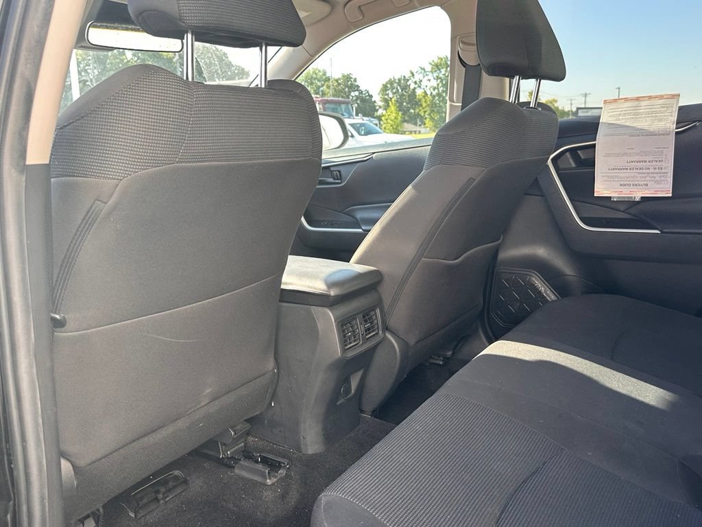 Used 2023 Toyota RAV4 LE AWD/4WD image 15
