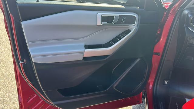 Certified 2021 Ford Explorer XLT w/ Equipment Group 202A RWD image 18