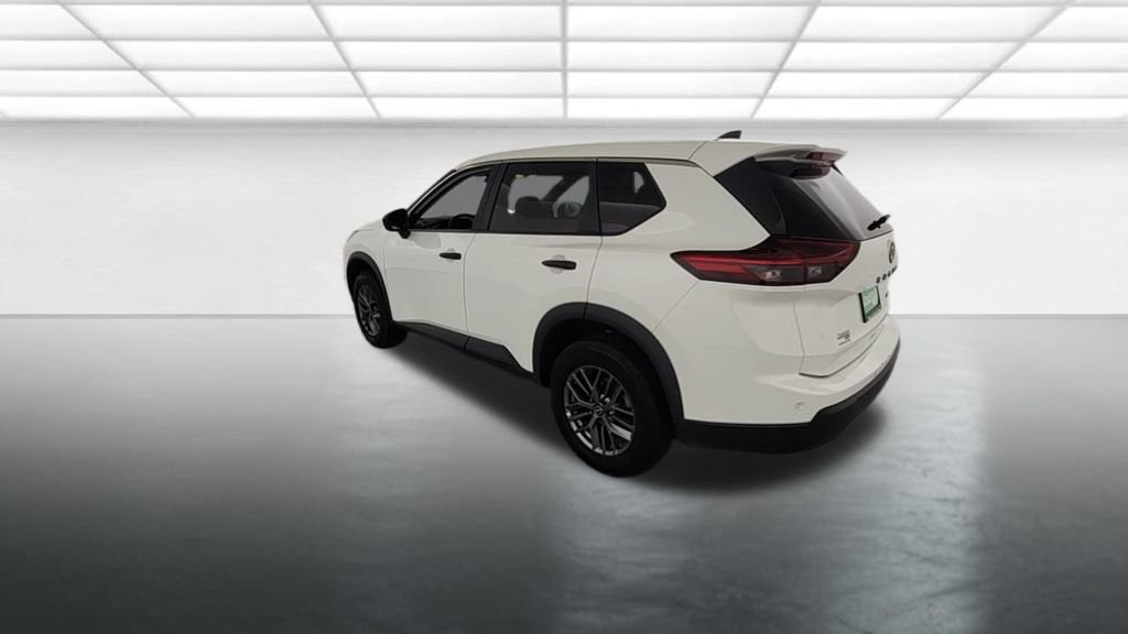Used 2024 Nissan Rogue S AWD/4WD image 6
