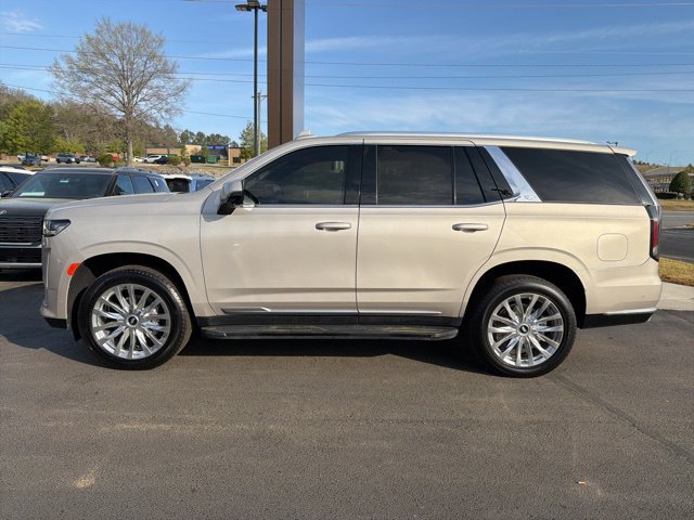 Used 2023 Cadillac Escalade Premium Luxury RWD image 4