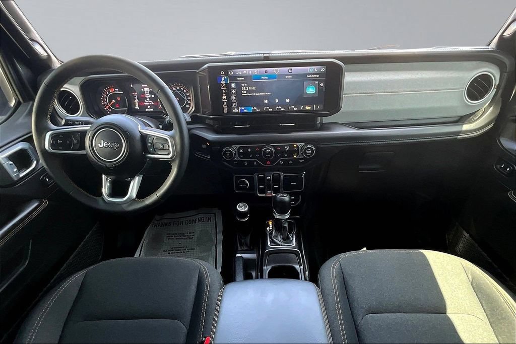 Used 2024 Jeep Wrangler Unlimited Sahara w/ Technology Group AWD/4WD image 8