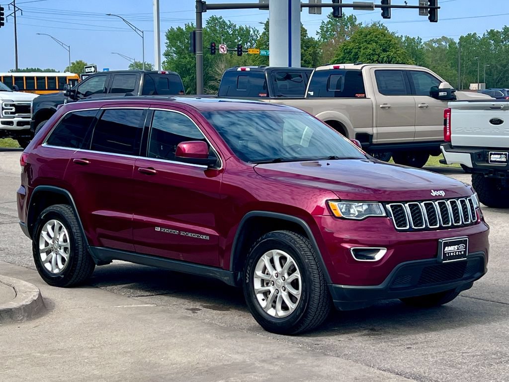 Used 2022 Jeep Grand Cherokee Laredo X AWD/4WD image 7