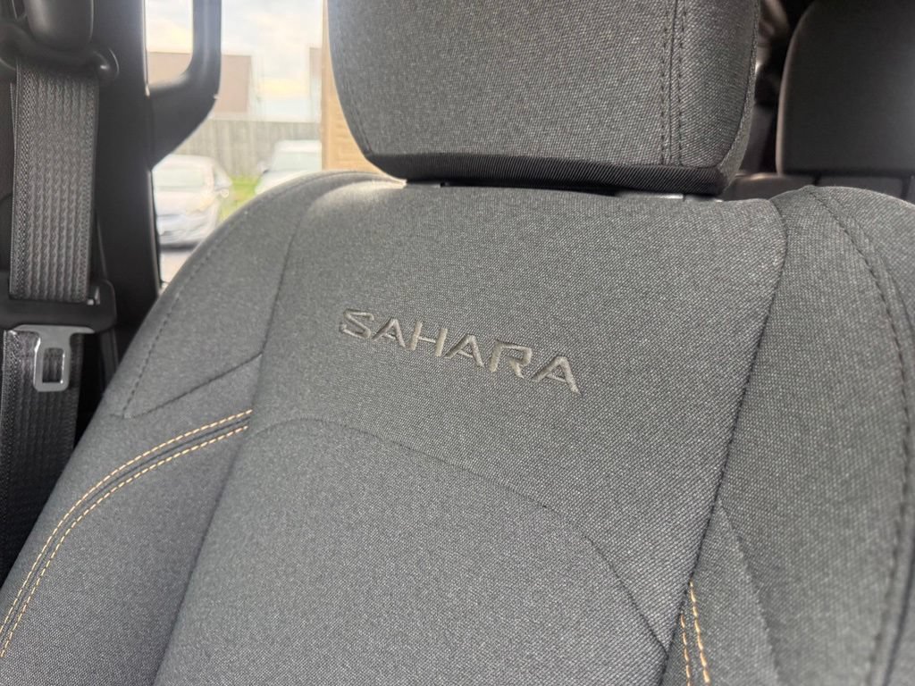 Used 2024 Jeep Wrangler Unlimited Sahara AWD/4WD image 39