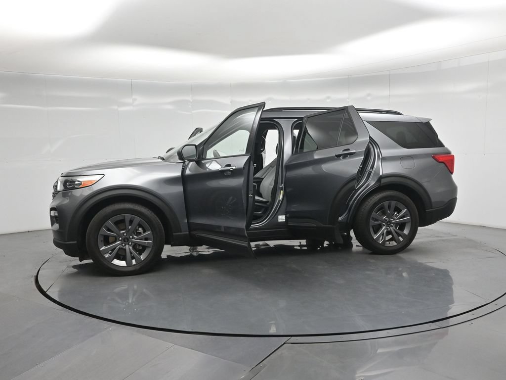 Certified 2021 Ford Explorer XLT w/ Equipment Group 202A RWD image 35