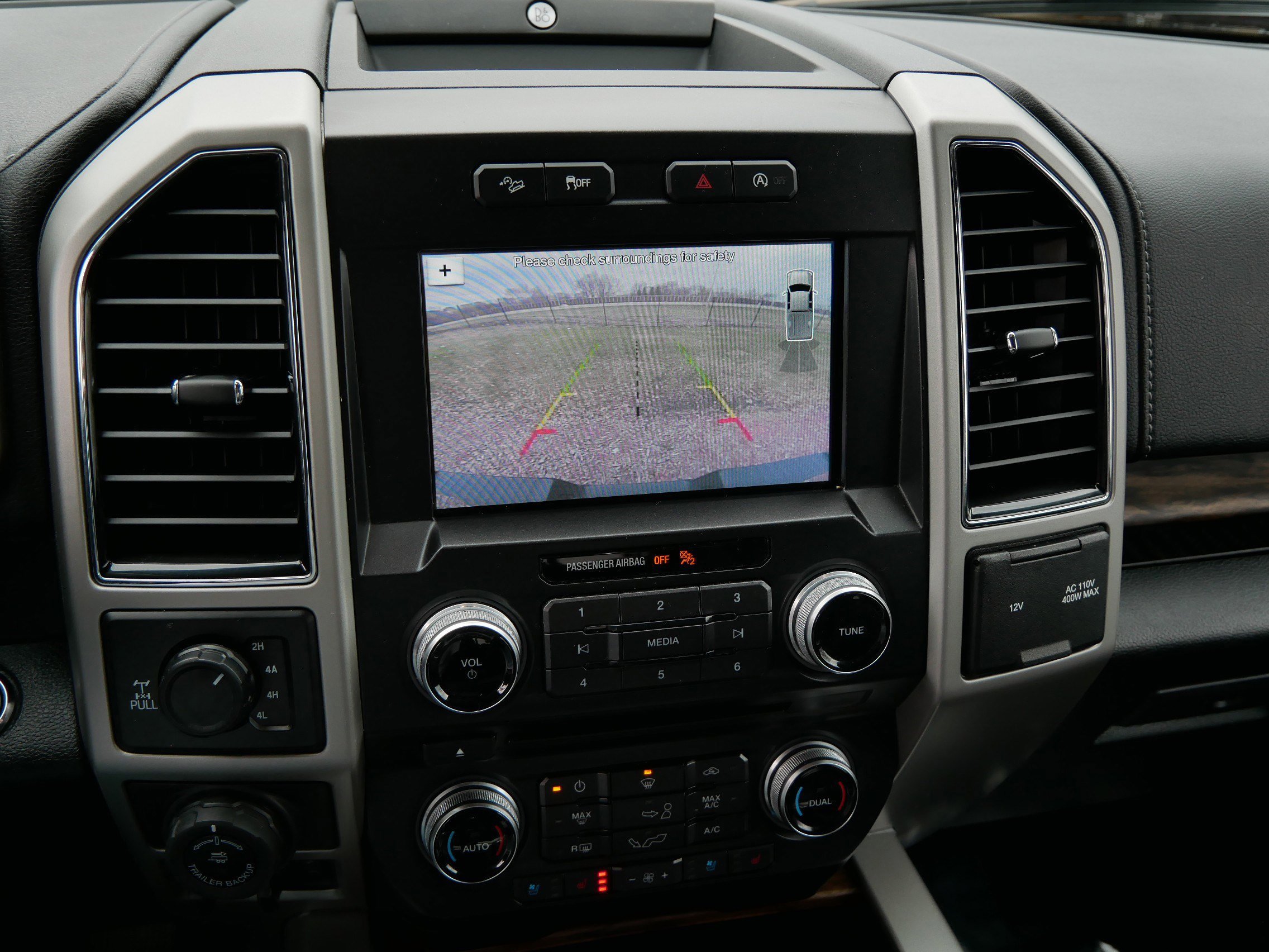 Certified 2018 Ford F150 Lariat w/ Equipment Group 502A Luxury image 33