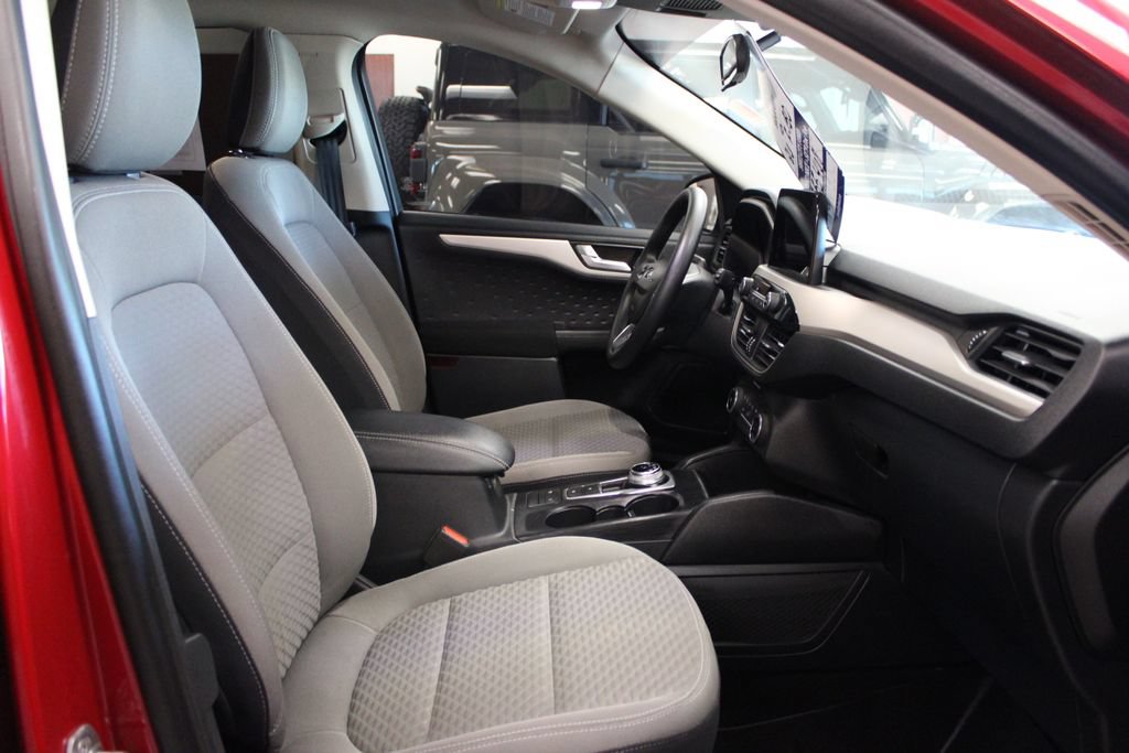 Certified 2020 Ford Escape SE AWD/4WD image 46