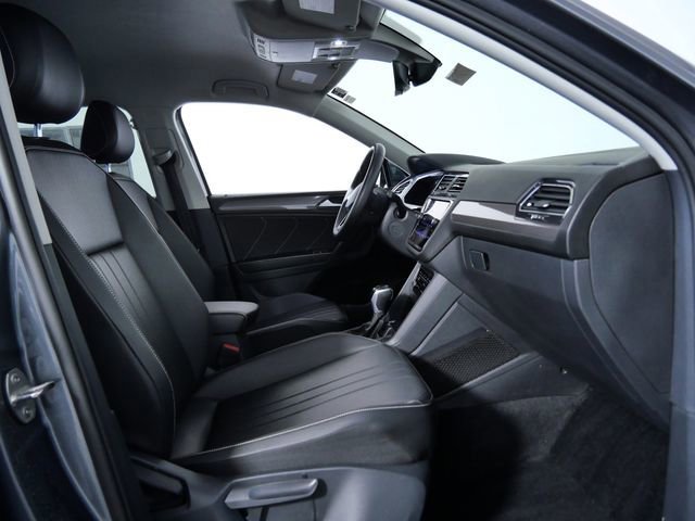 Used 2022 Volkswagen Tiguan SE image 11