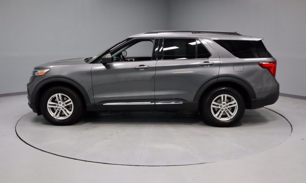 Certified 2022 Ford Explorer XLT w/ Equipment Group 202A AWD/4WD image 8
