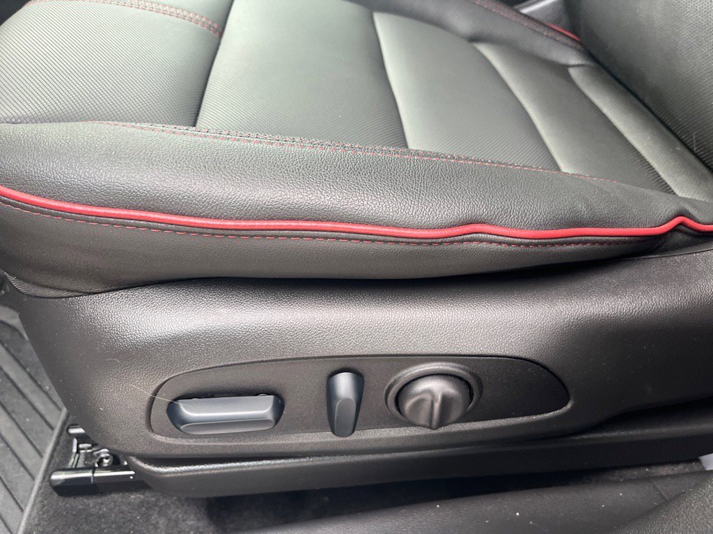 Used 2025 Chevrolet TrailBlazer RS w/ Convenience Package image 18