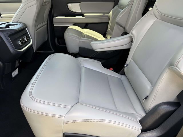 Certified 2025 Ford Expedition Active AWD/4WD image 13