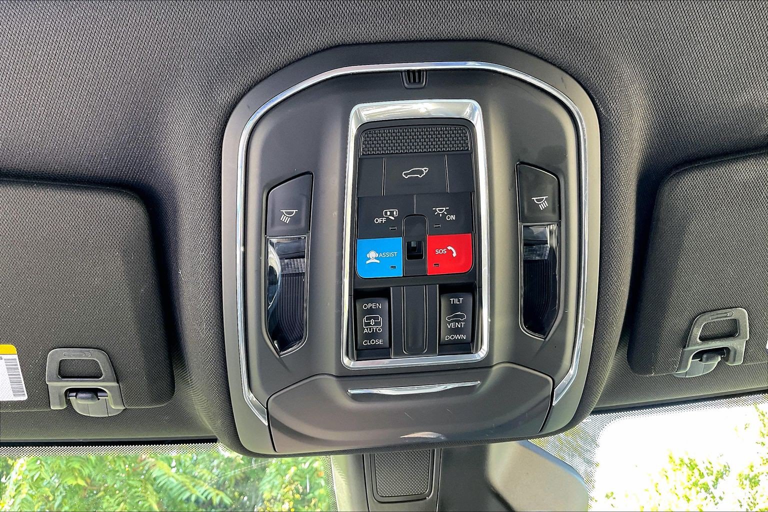 Used 2023 Jeep Grand Cherokee L Laredo AWD/4WD image 37