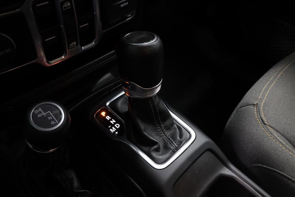 Used 2024 Jeep Wrangler Sport S image 34