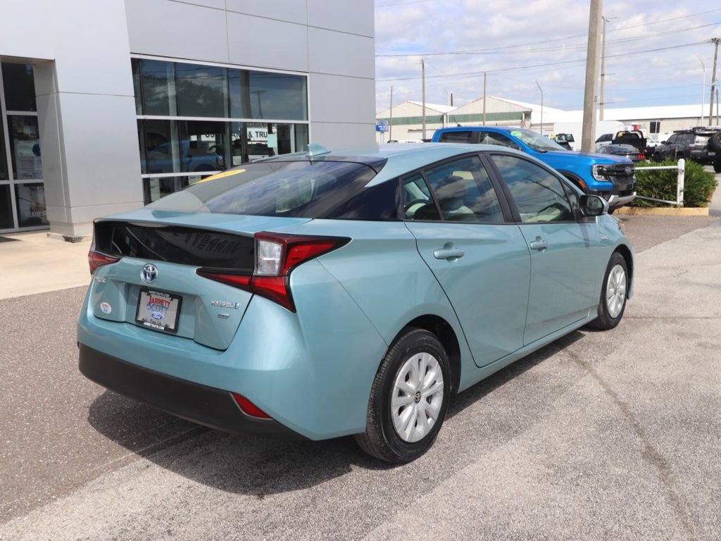 Used 2020 Toyota Prius L Eco FWD image 15