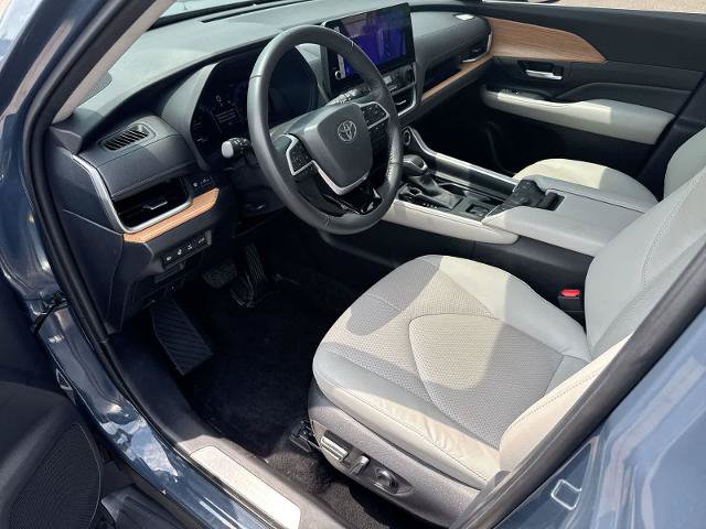 Used 2024 Toyota Grand Highlander AWD Hybrid image 10