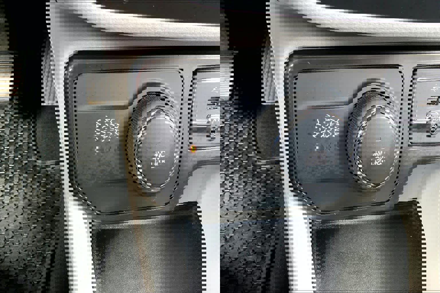 Used 2022 Jeep Renegade Limited image 36