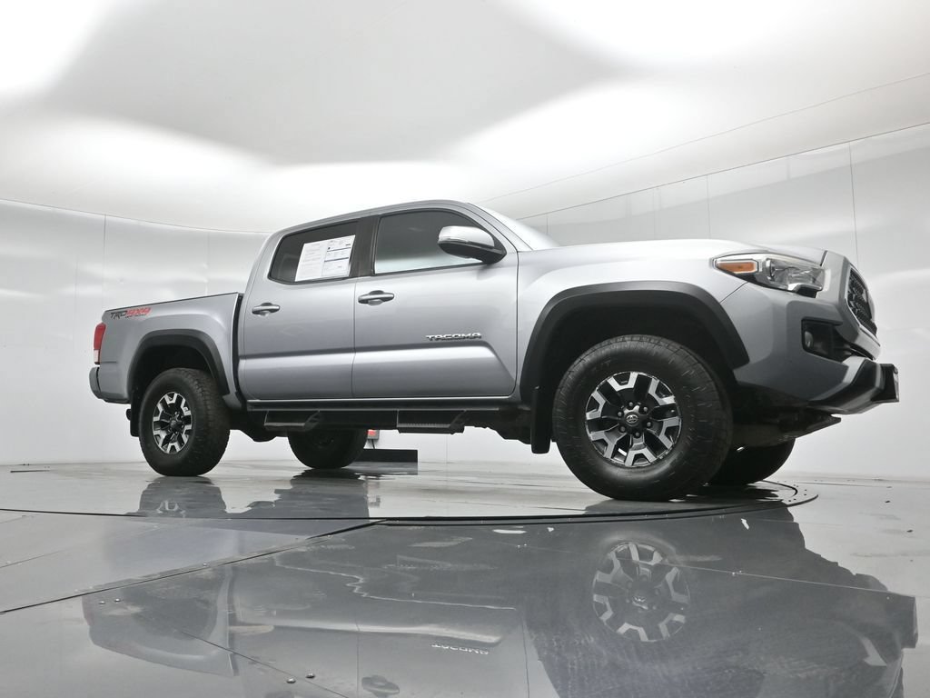 Used 2019 Toyota Tacoma TRD Off-Road w/ Technology Package AWD/4WD image 43