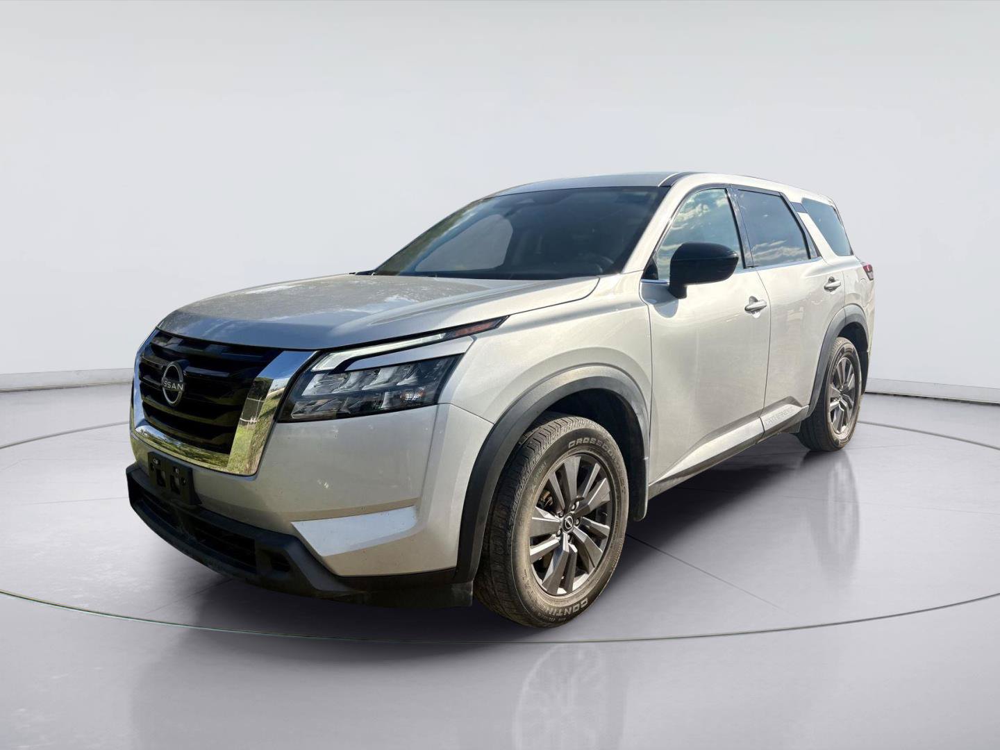 Used 2023 Nissan Pathfinder S AWD/4WD image 9