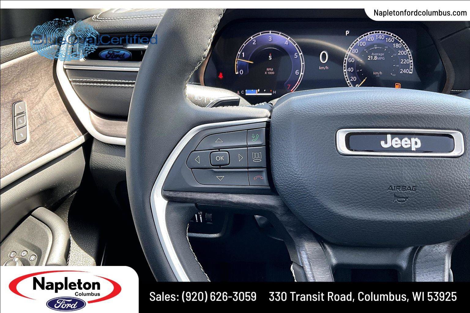 Used 2023 Jeep Grand Cherokee Limited w/ Luxury Tech Group II AWD/4WD image 19