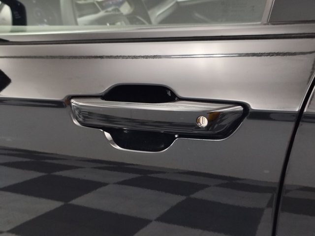 Used 2023 Jeep Grand Cherokee Limited AWD/4WD image 19