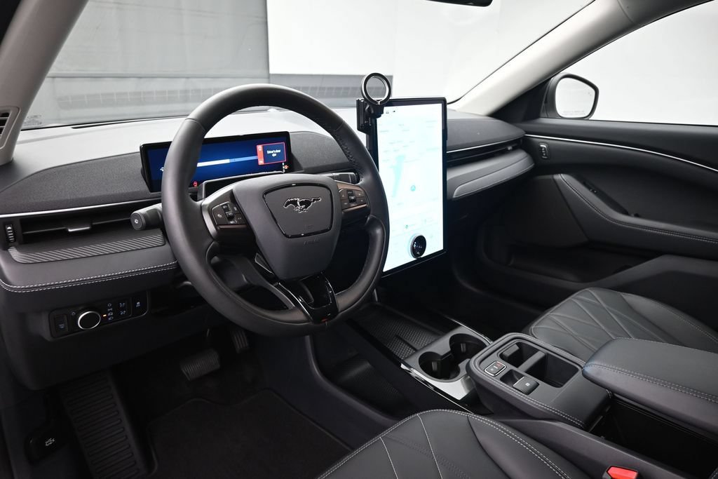 Certified 2025 Ford Mustang Mach-E Select RWD image 18