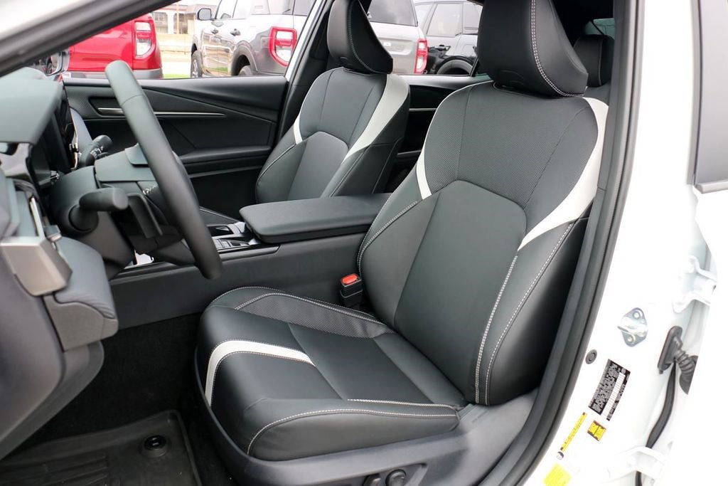 Used 2026 Toyota Camry XLE w/ Convenience Package image 18