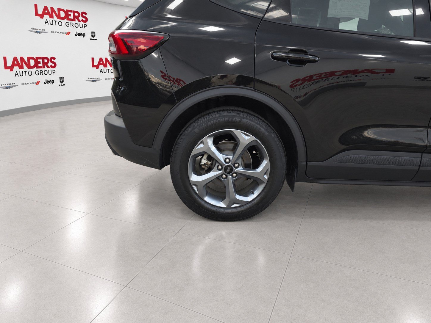Certified 2025 Ford Escape ST-Line FWD image 10