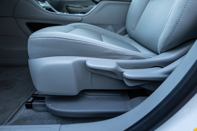 Used 2022 GMC Acadia SLE image 13