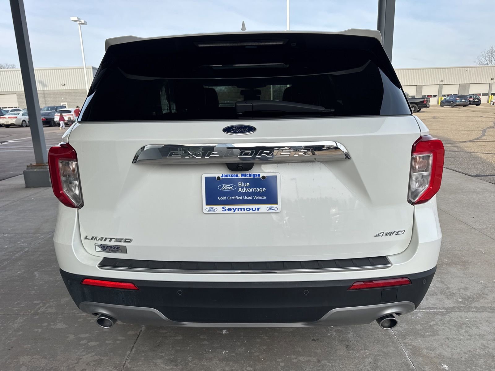 Certified 2023 Ford Explorer Limited w/ Limited Technology Package image 3