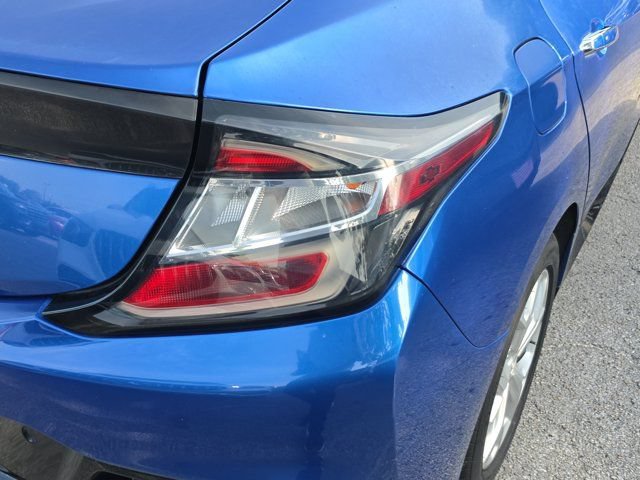 Used 2017 Chevrolet Volt Premier w/ Driver Confidence II Package FWD image 7