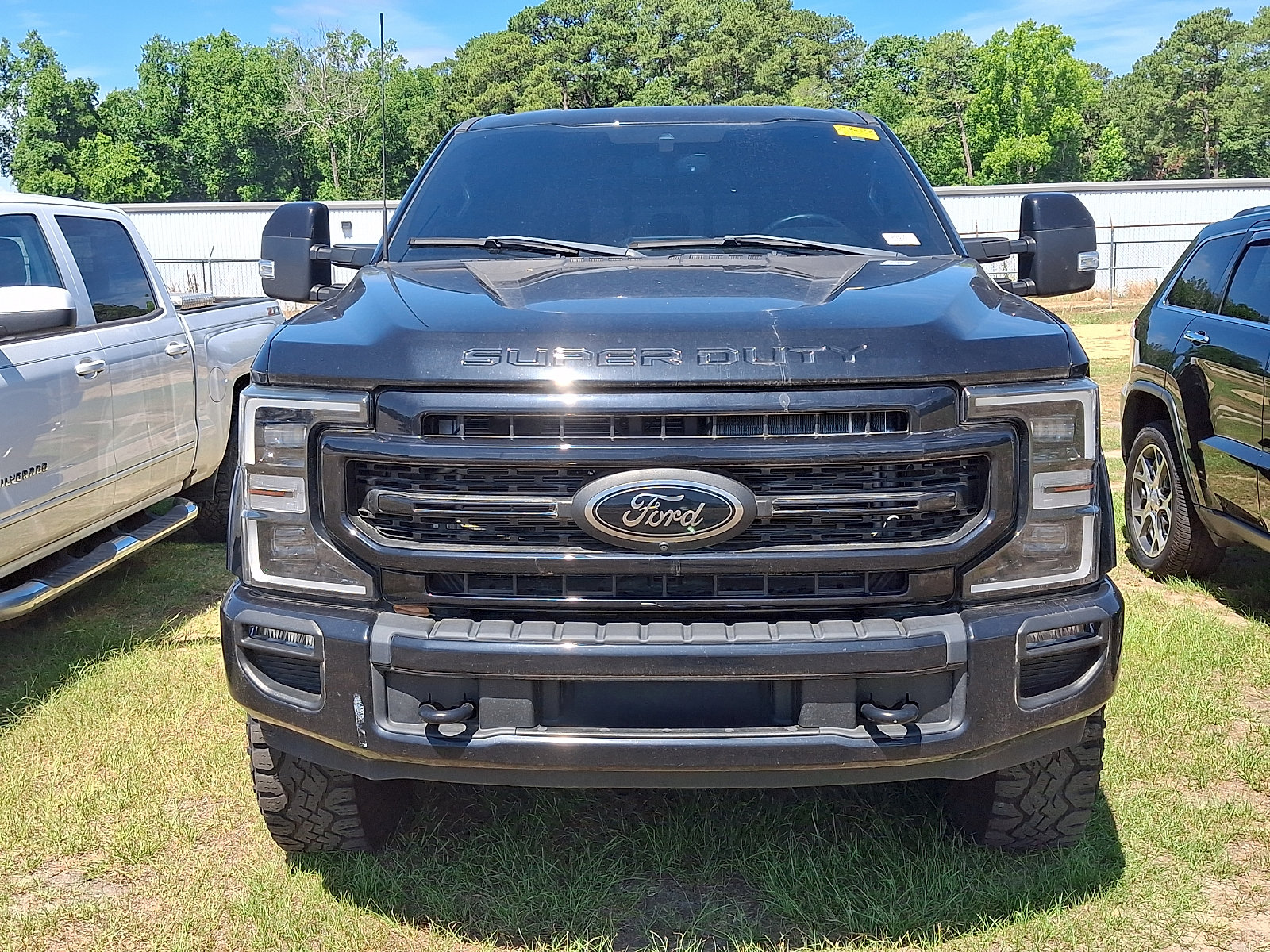 Certified 2022 Ford F250 Lariat w/ Tremor Off-Road Package AWD/4WD image 2