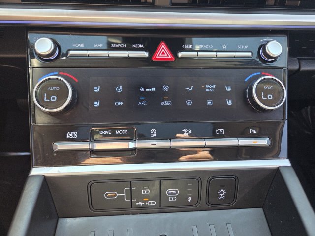 Used 2024 Hyundai Santa Fe Limited FWD image 25