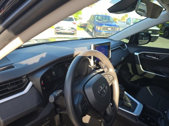Used 2025 Toyota RAV4 XLE w/ Convenience Package FWD image 10
